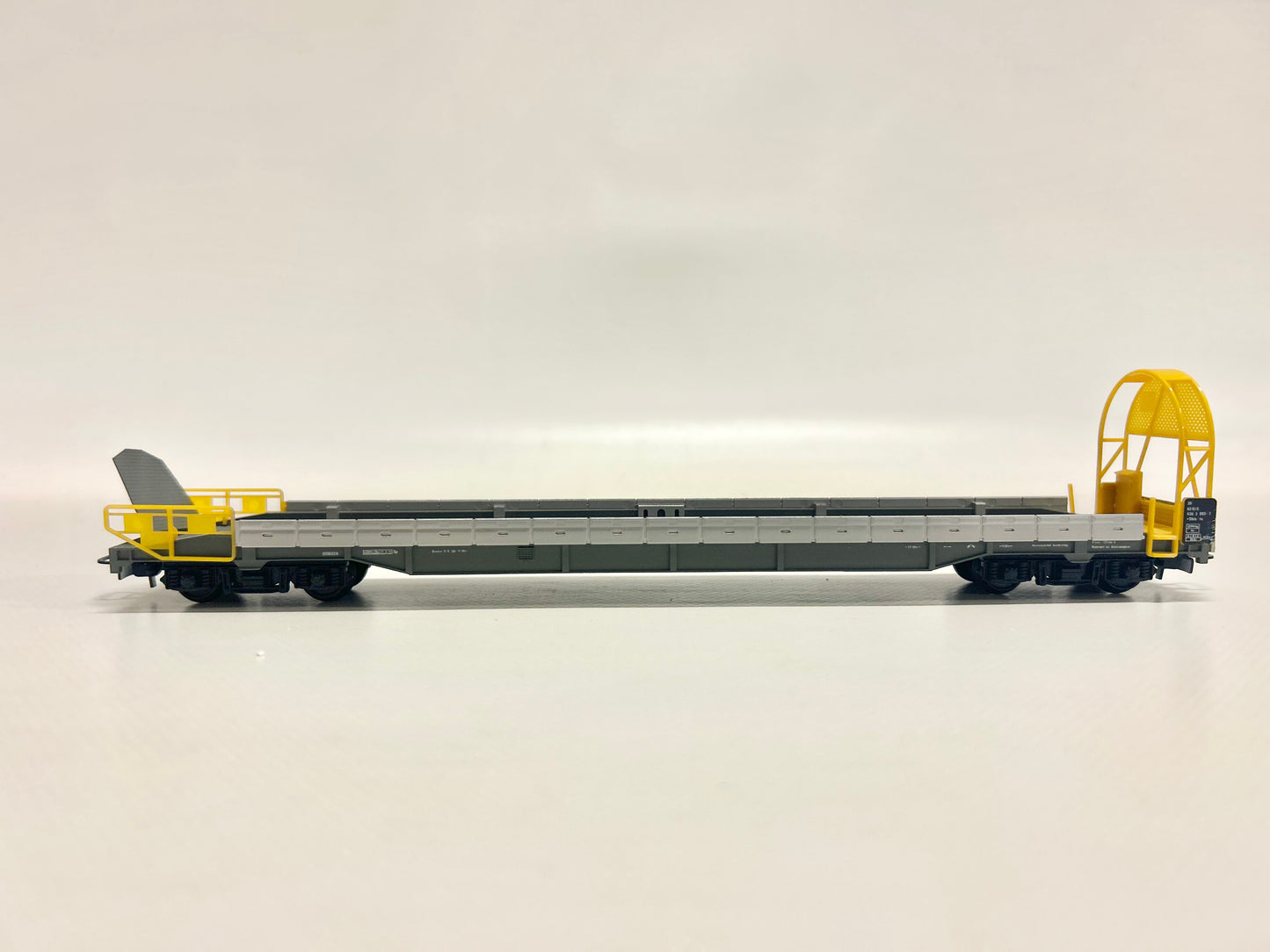 HAG Nr. 375 vierachsiger Auffahrwagen BLS AC H0