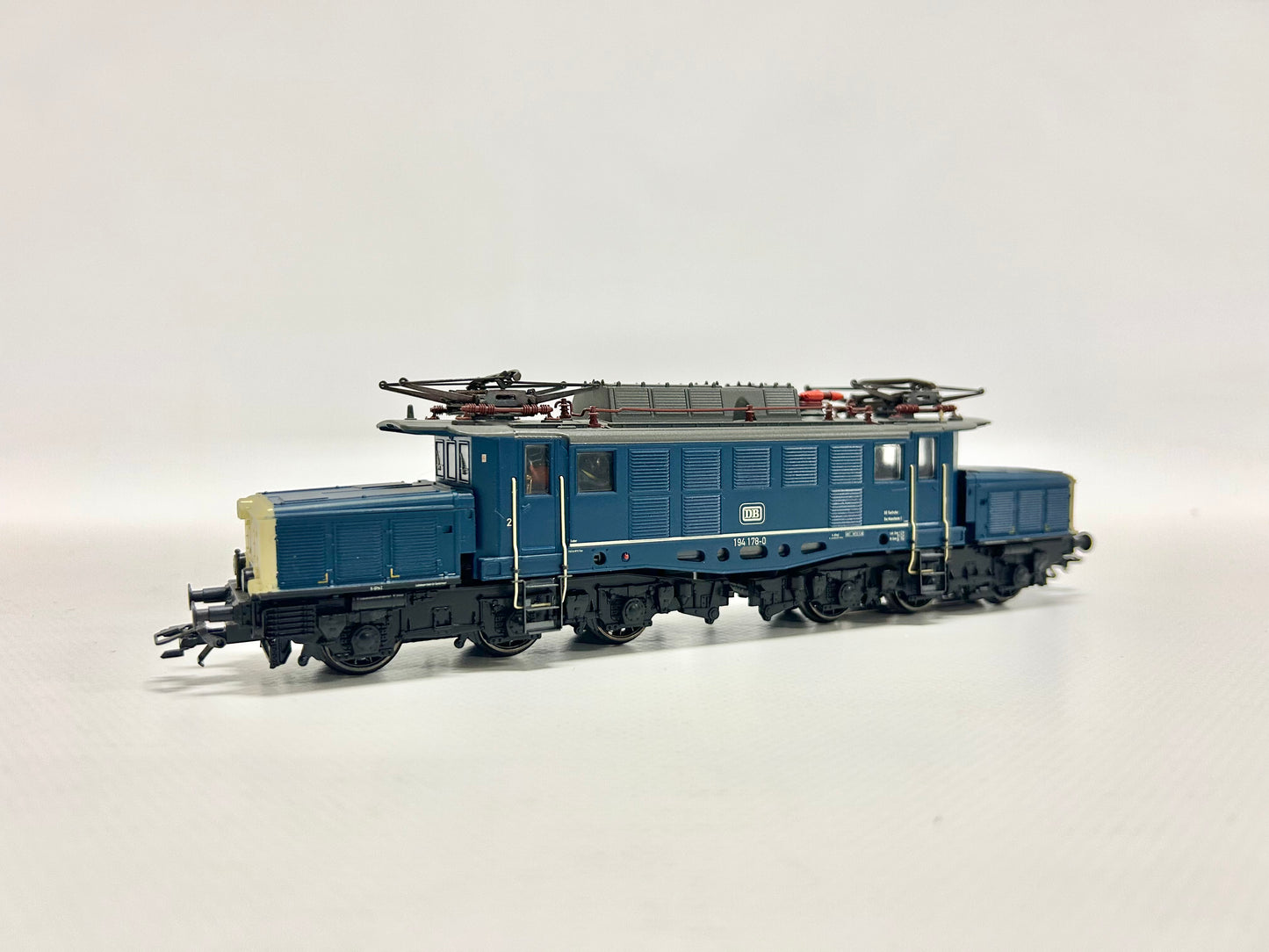 Märklin 3422 Digital Br 194 ozeanblau-beige E-Lok Deutsches Krokodil H0