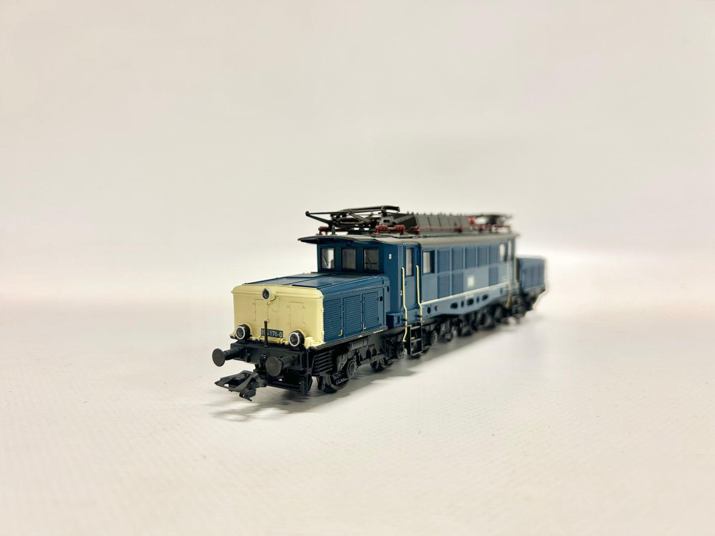 Märklin 3422 Digital Br 194 ozeanblau-beige E-Lok Deutsches Krokodil H0