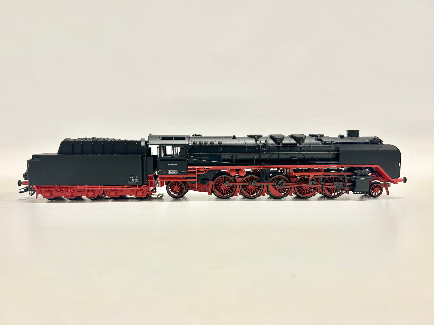 Märklin 37450 Digital + Sound Br 45 DB Dampflok H0