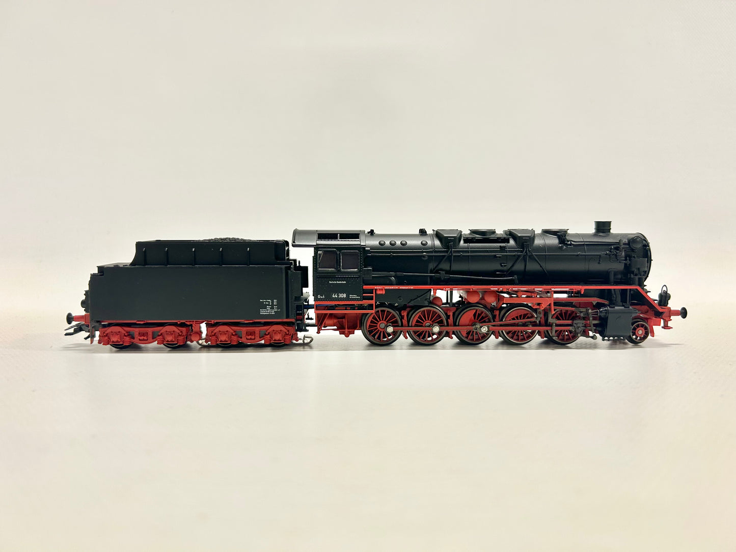 Märklin 37884 Digital Br 44 DB Steam Locomotive H0
