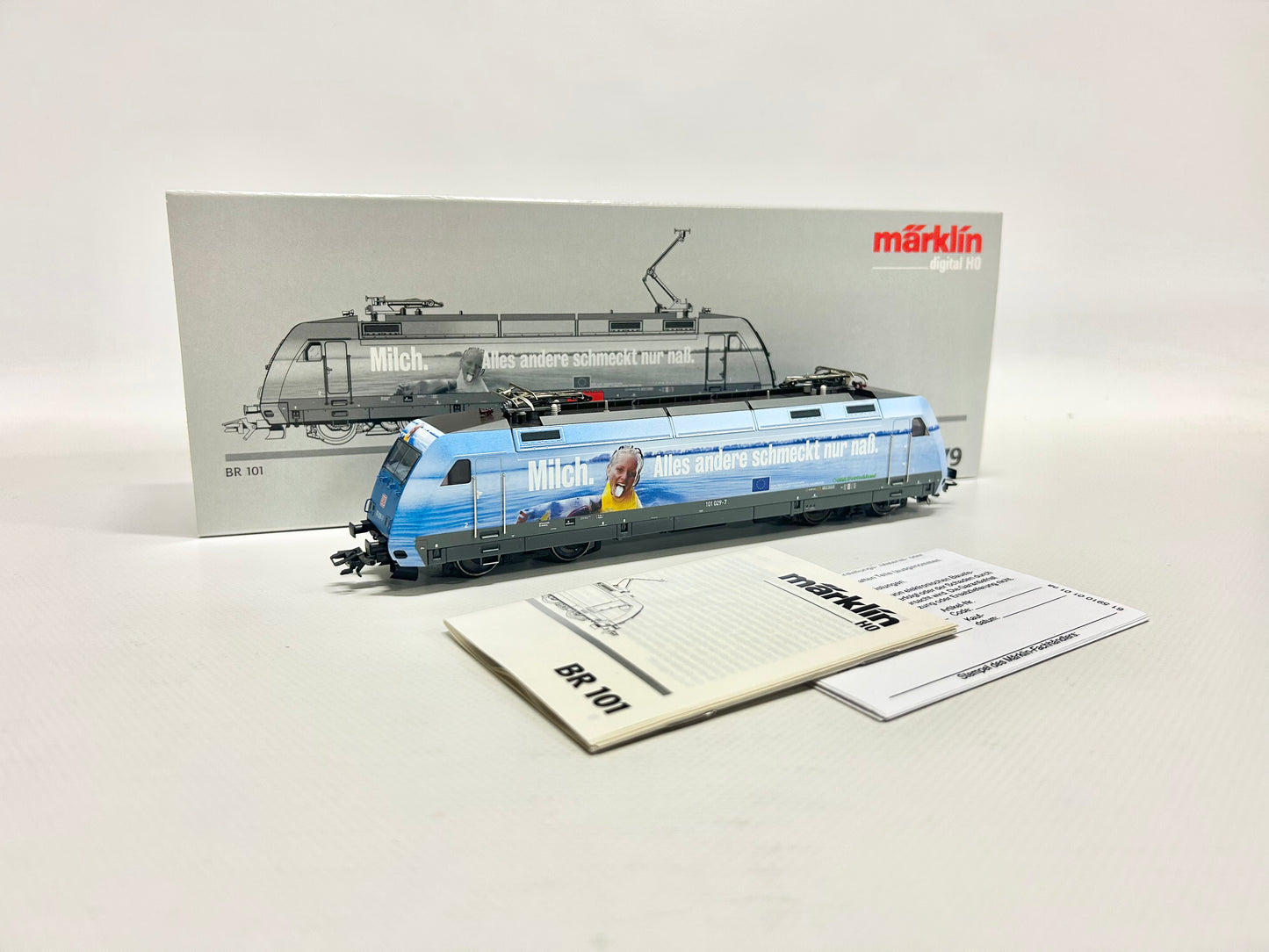 Märklin 37379 Digital Br 101 "Milk" DB Electric Locomotive H0