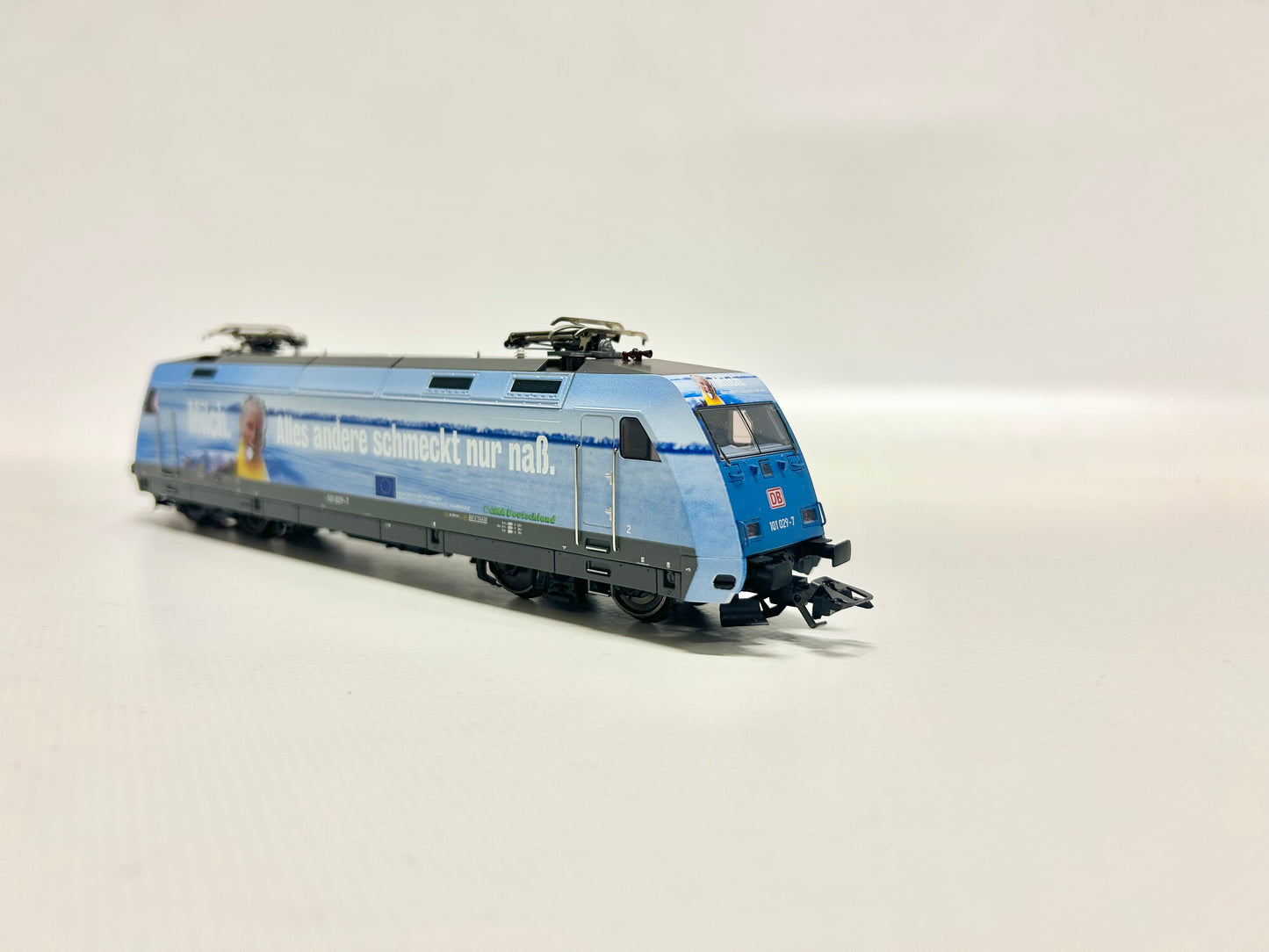 Märklin 37379 Digital Br 101 "Milk" DB Electric Locomotive H0