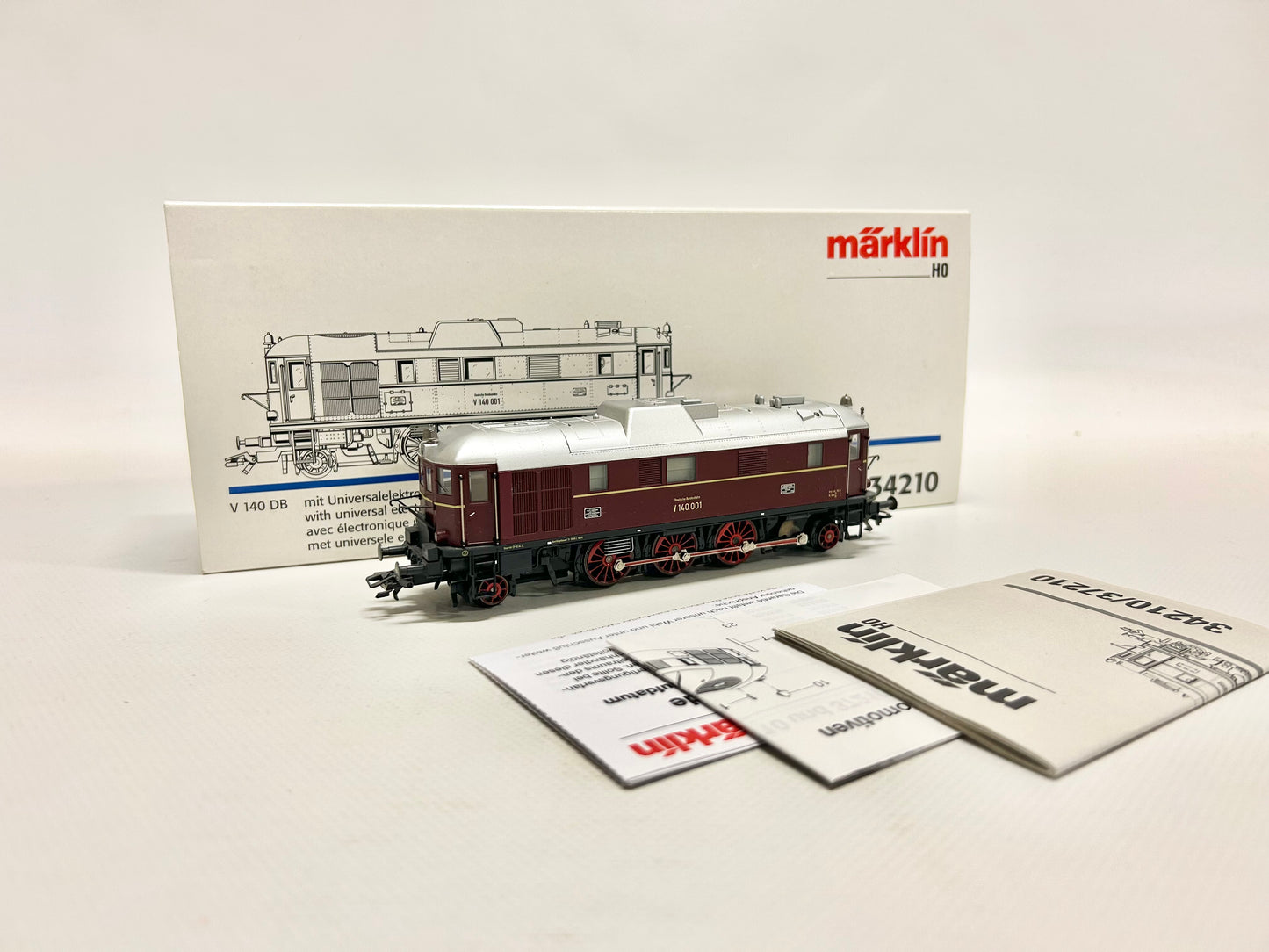 Märklin 34210 Digital Diesellok V140 DB H0