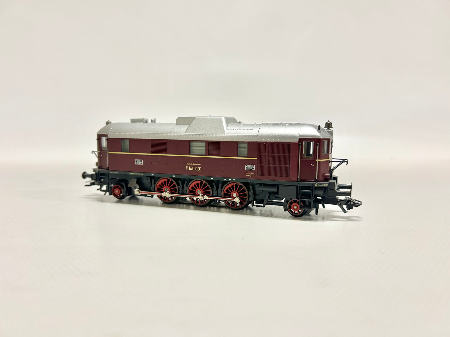 Märklin 34210 Digital Diesellok V140 DB H0