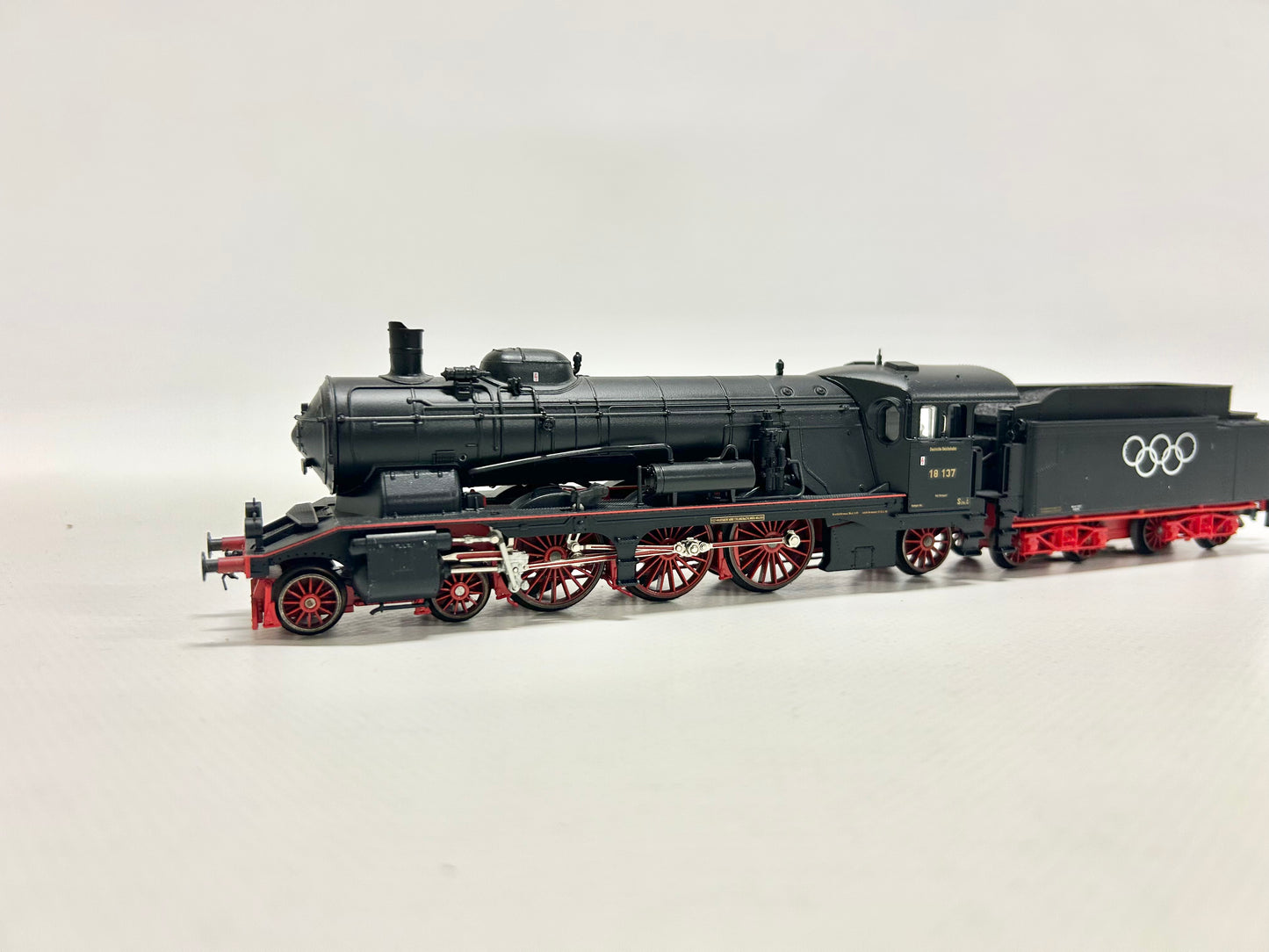 Märklin 34112 Digital Class 18 DRG Steam Locomotive "Olympia" H0