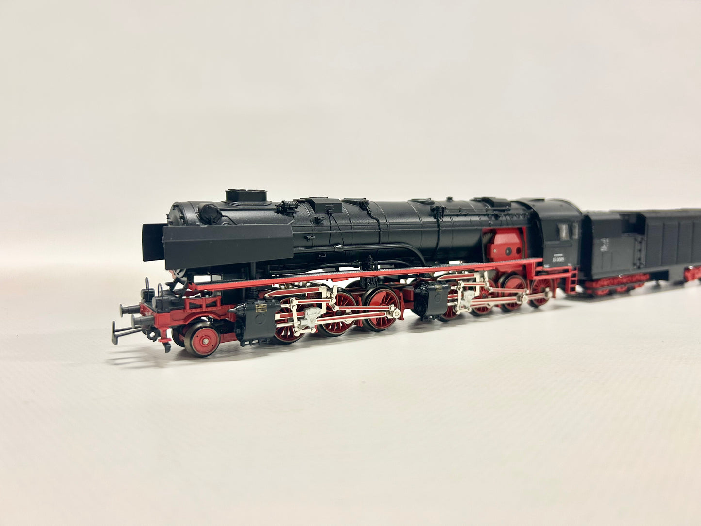 Märklin 37029 Digital Br 53 Schnittmodell Dampflok mit Kondenstender H0