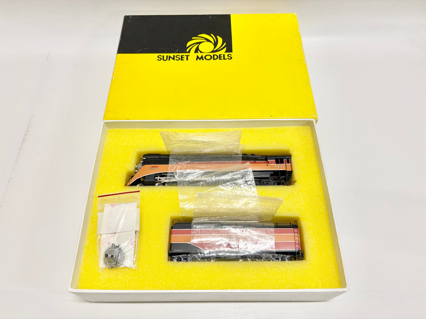 Sunset Models Dampflok SP 4-8-4 GS-4 Southern Pacific USA DC H0 Brass