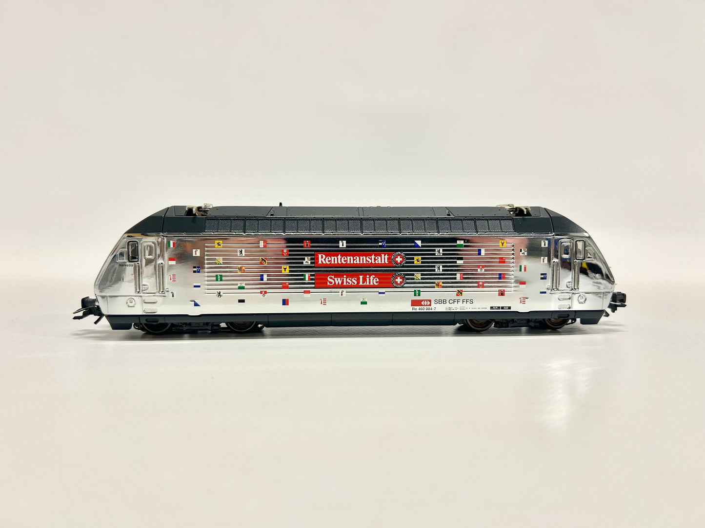 Märklin 34636 Digital Re 460 SBB Electric Locomotive "Swiss Life Pension Institution" H0