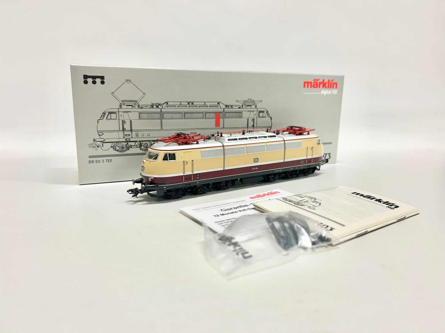 Märklin 39573 Digital E03 Electric Locomotive TEE H0