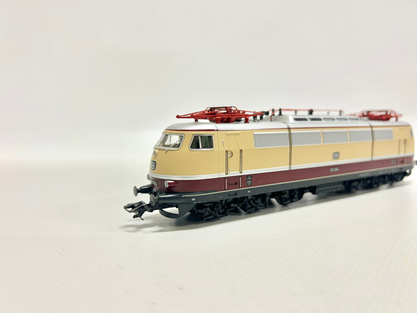 Märklin 39573 Digital E03 Electric Locomotive TEE H0