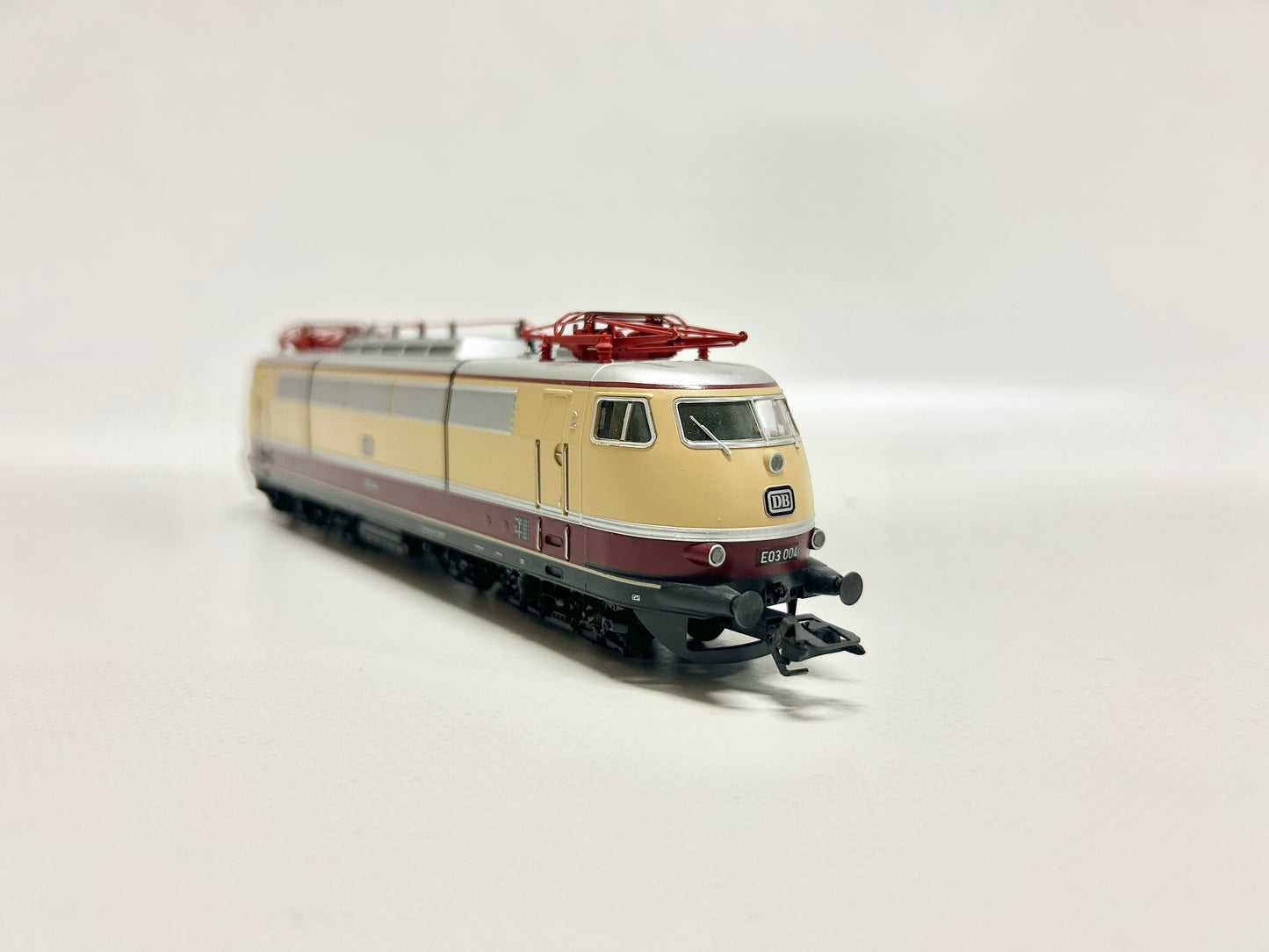 Märklin 39573 Digital E03 Electric Locomotive TEE H0