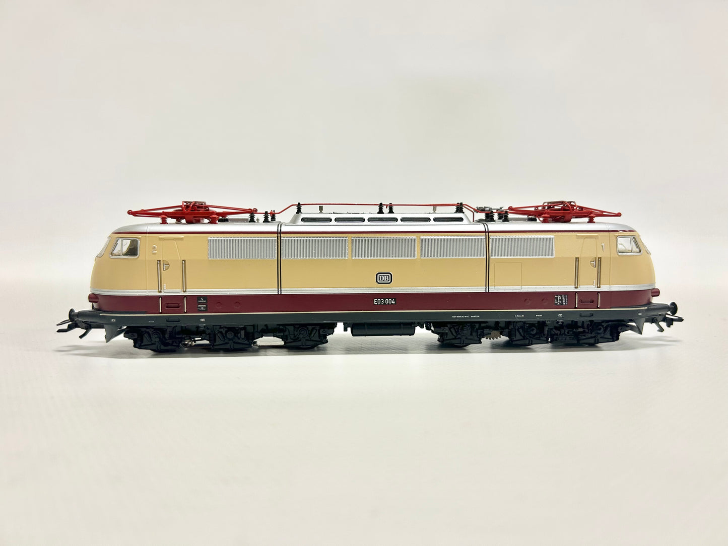 Märklin 39573 Digital E03 Electric Locomotive TEE H0