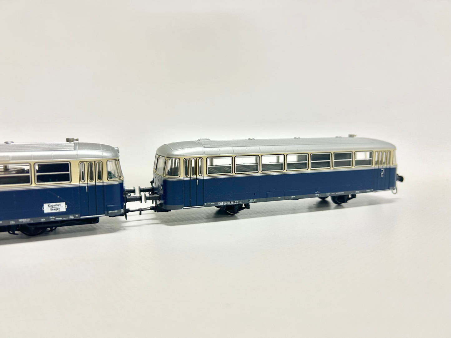 Trix 22799 DCC Digital + Sound Österreichischer Schienenbus Reihe 5081 mit Beiwagen H0