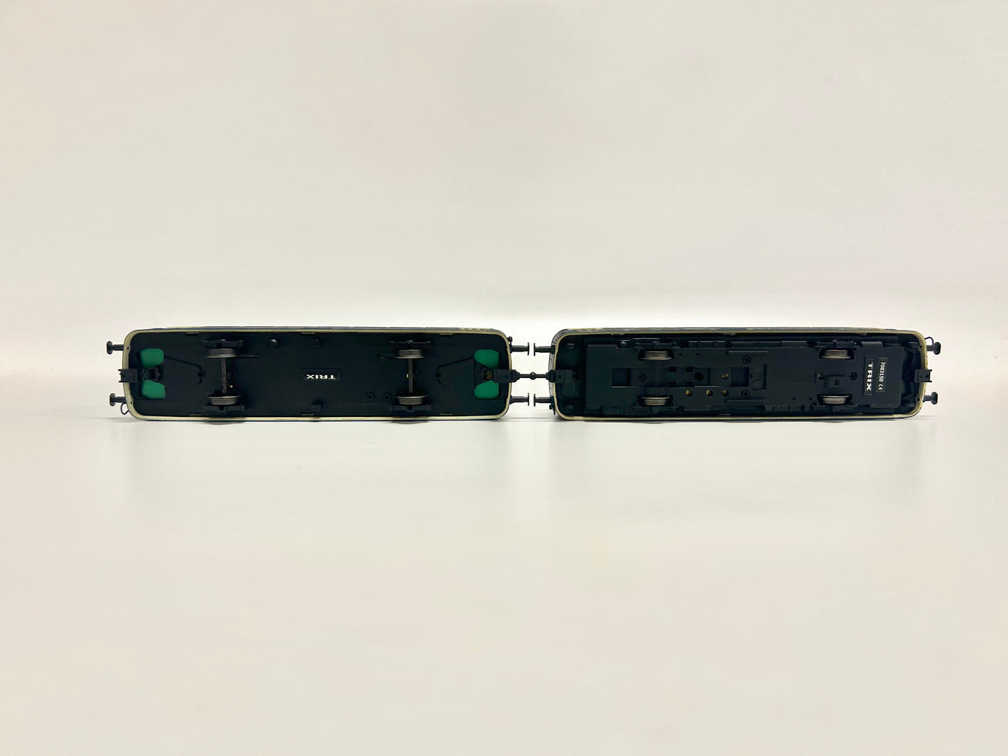 Trix 22799 DCC Digital + Sound Österreichischer Schienenbus Reihe 5081 mit Beiwagen H0