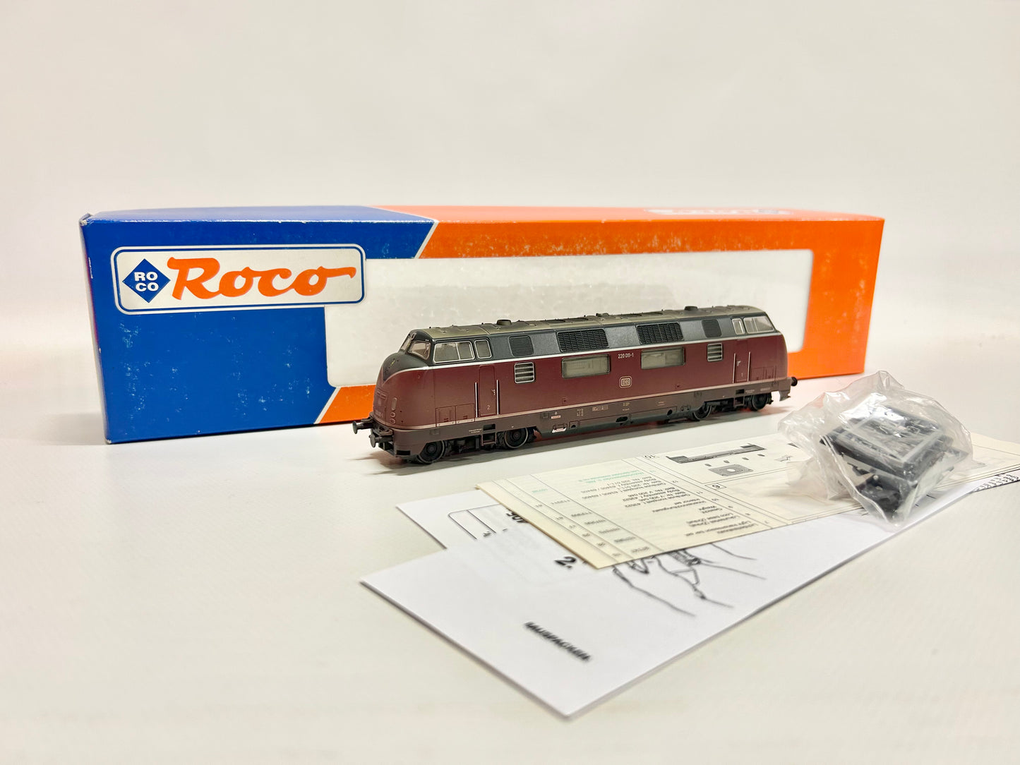 Roco 63402 DSS Diesellok Br 220 011-1 gealtert DB DC H0