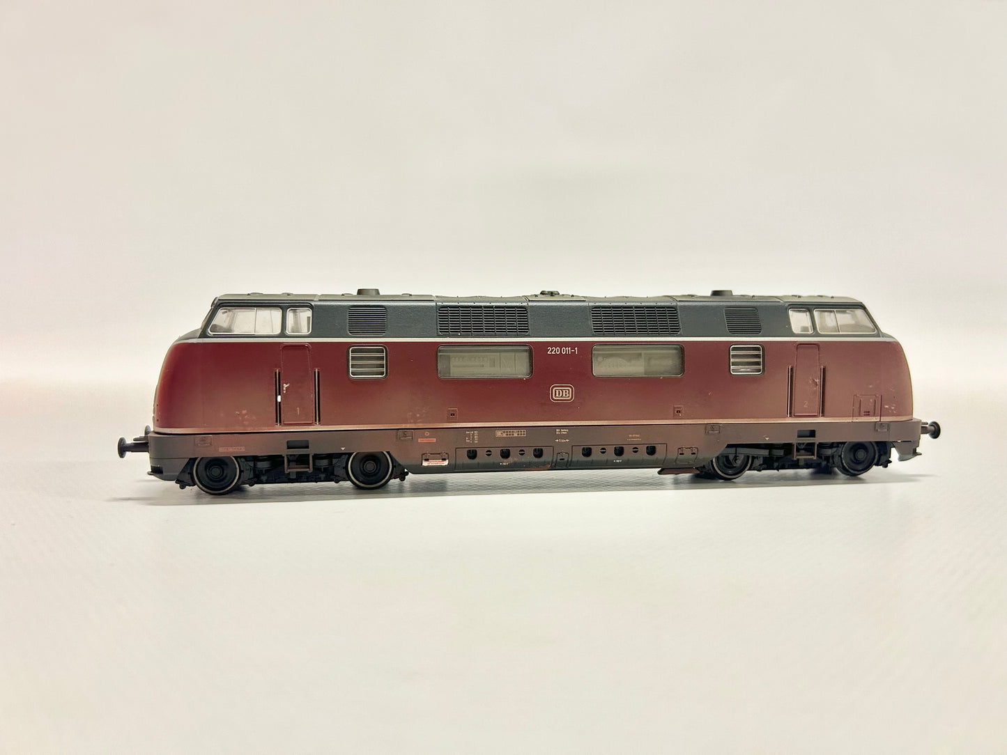 Roco 63402 DSS Diesellok Br 220 011-1 gealtert DB DC H0