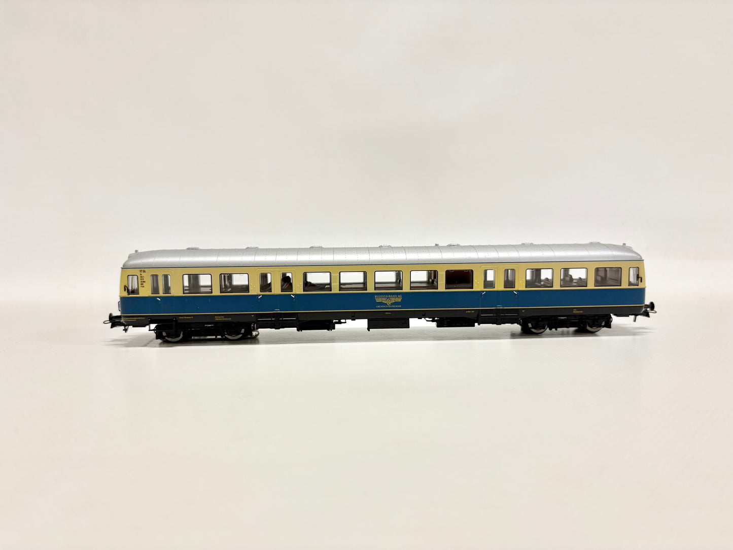 Brekina 64123 Digital Dieseltriebwagen VT 04 Regentalbahn AG AC H0