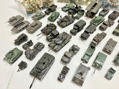 Roco Minitanks Militär Konvolut Fahrzeuge + Soldaten H0
