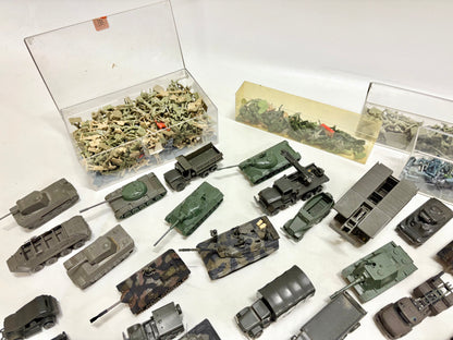 Roco Minitanks Militär Konvolut Fahrzeuge + Soldaten H0