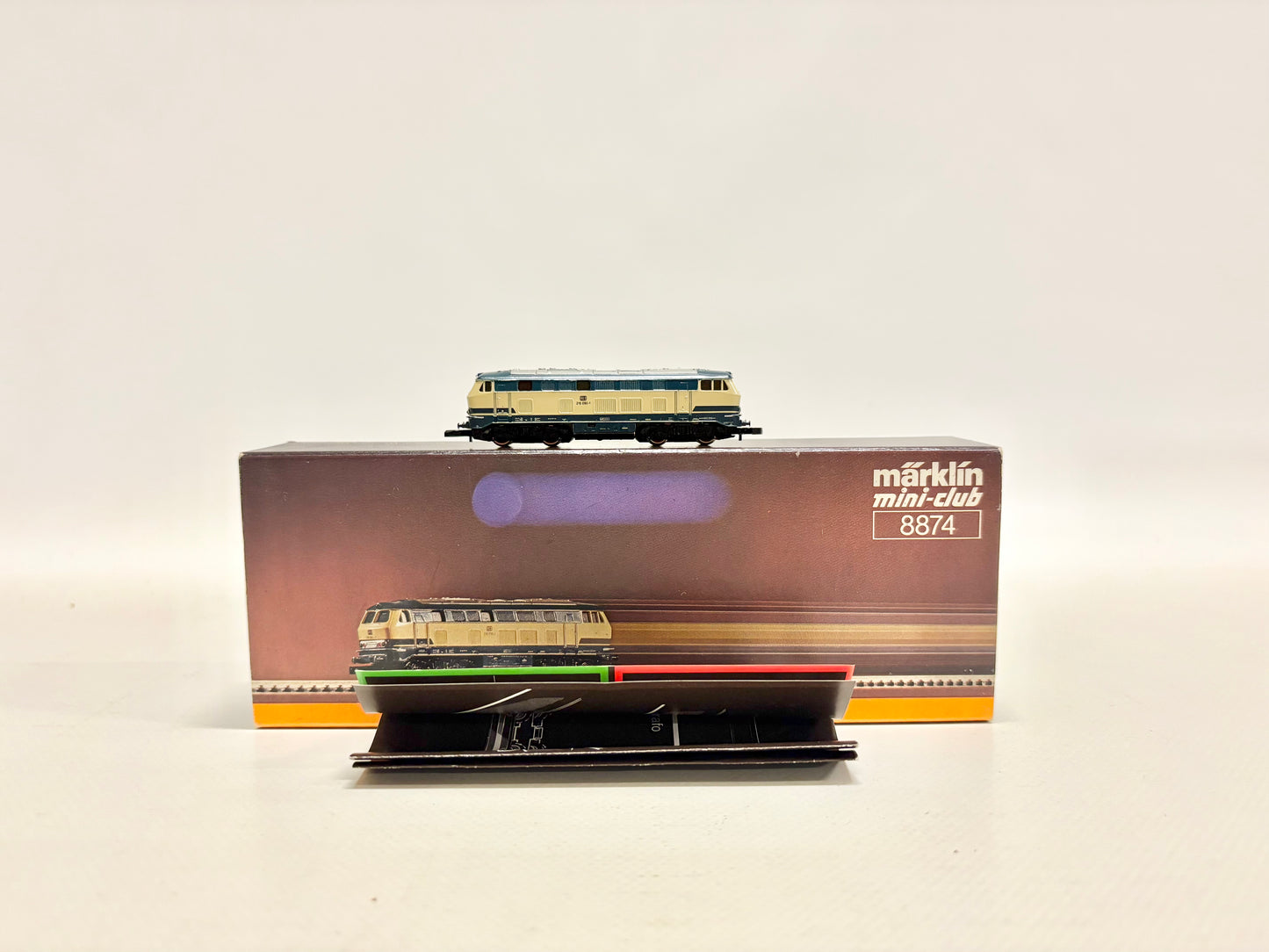 Märklin 8874 Diesellokomotive Br 216 090-1 Z