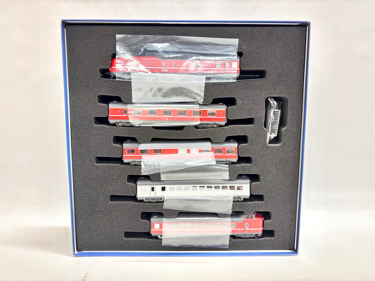Roco 69057 AC Digital + Sound Dieseltriebzug MA 462 DSB H0