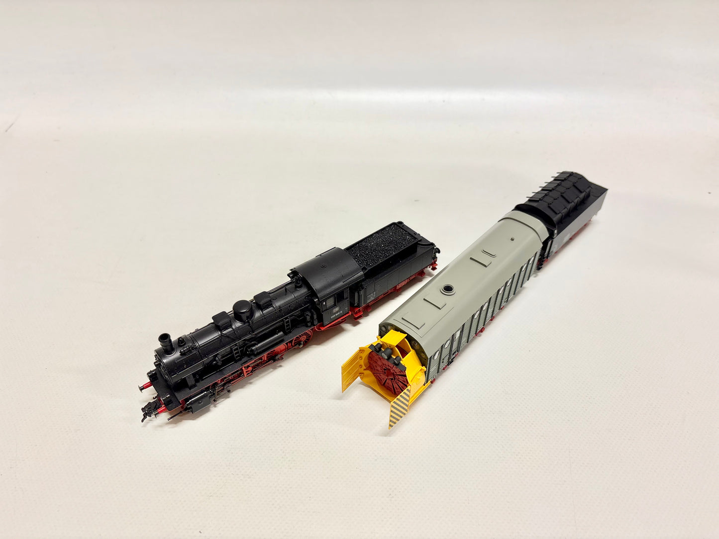 Trix 21833 Digital + Sound Schneeräumzug mit Dampfschneeschleuder Br 55 DB DC H0
