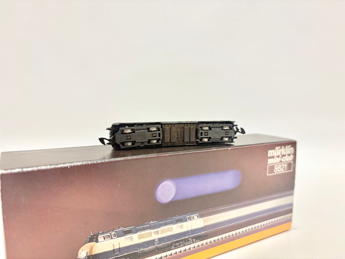 Märklin 8821 Diesel Locomotive Class 221 118-4 DB Z