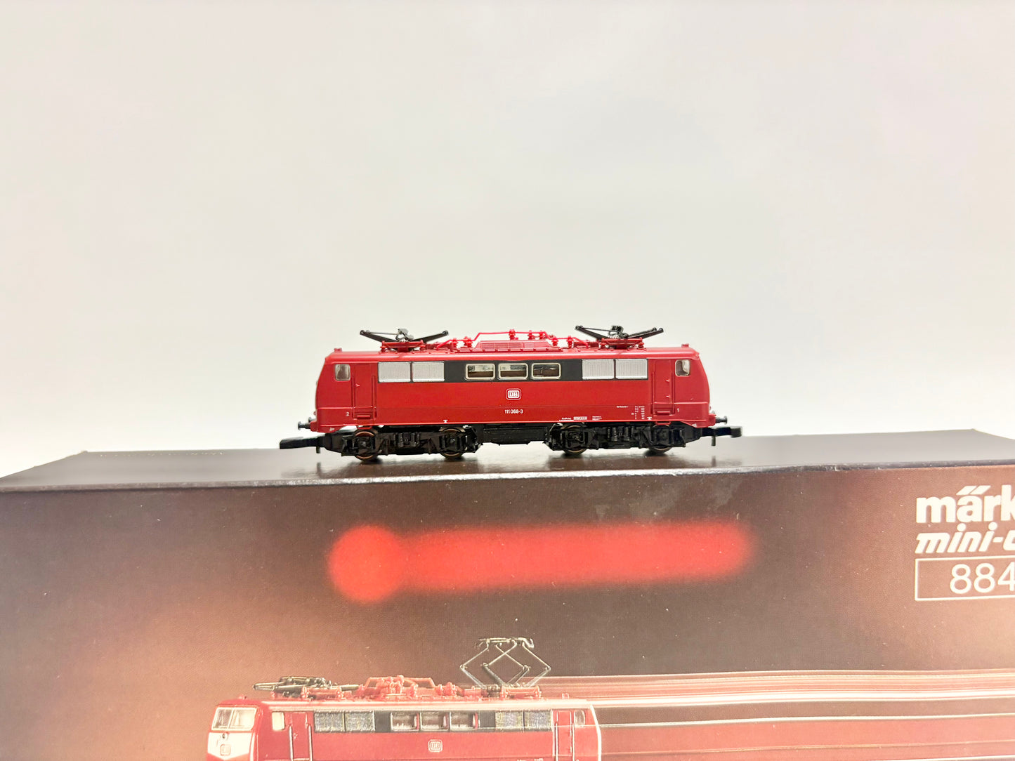 Märklin 8843 Elektrolokomotive Br 111 041-0 DB Z