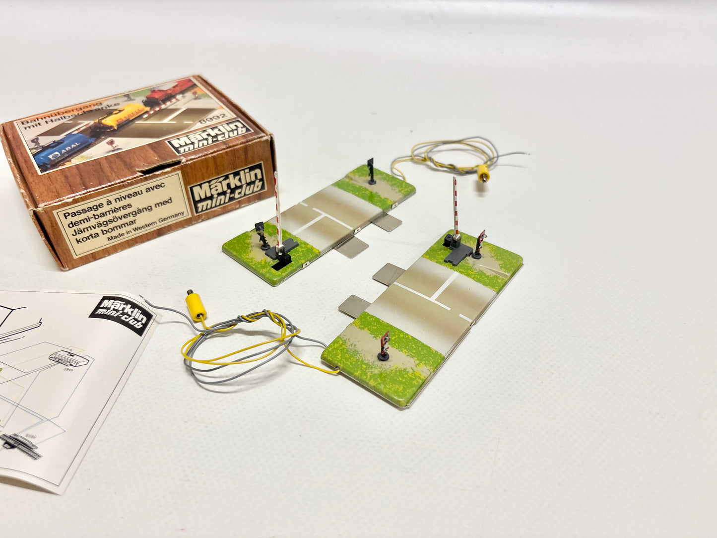 Märklin 8992 Zubehör Beschrankter Bahnübergang Z