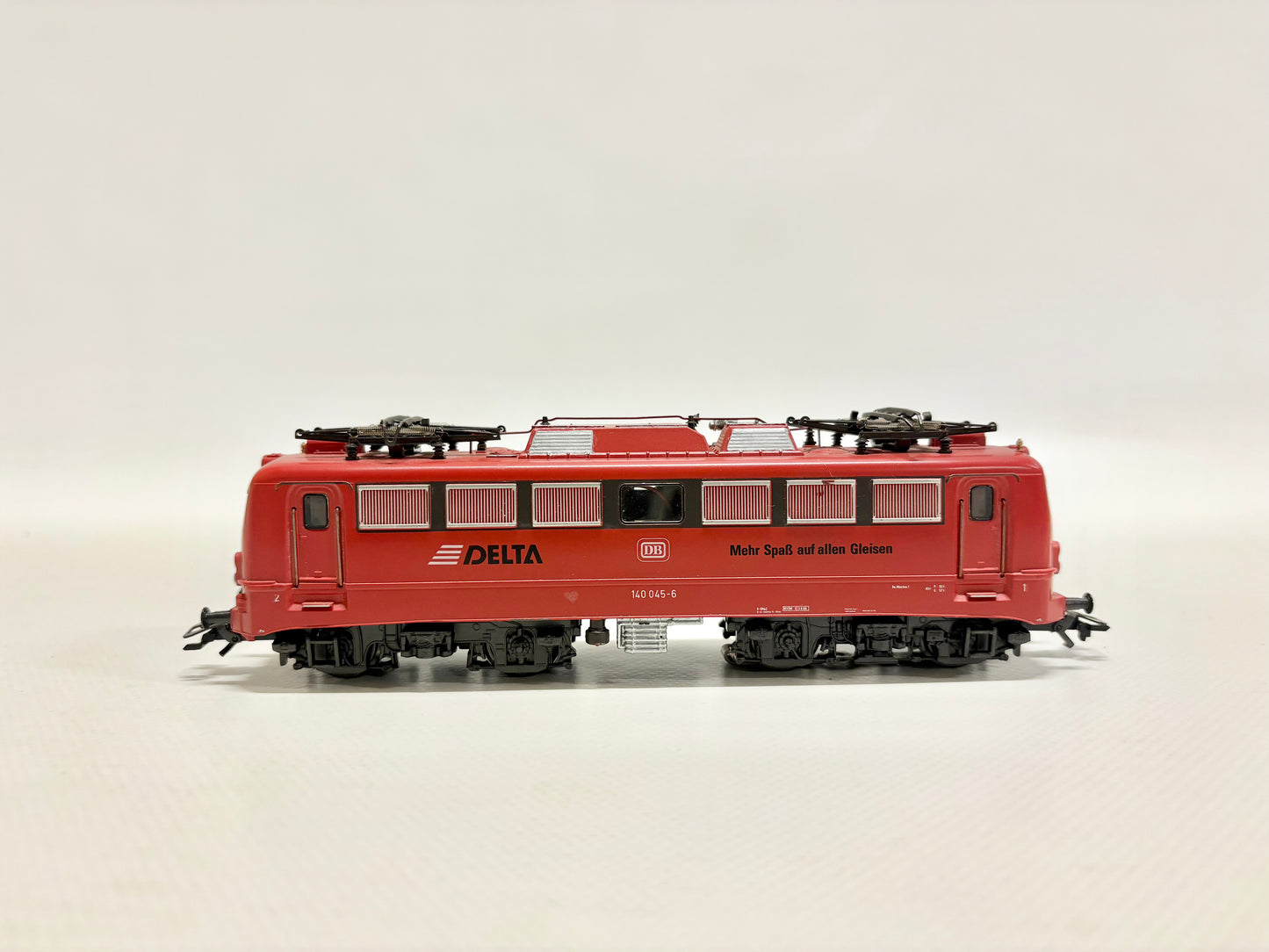 Märklin 3331 Digital E-Lok Br 140 045-6 DB AC H0