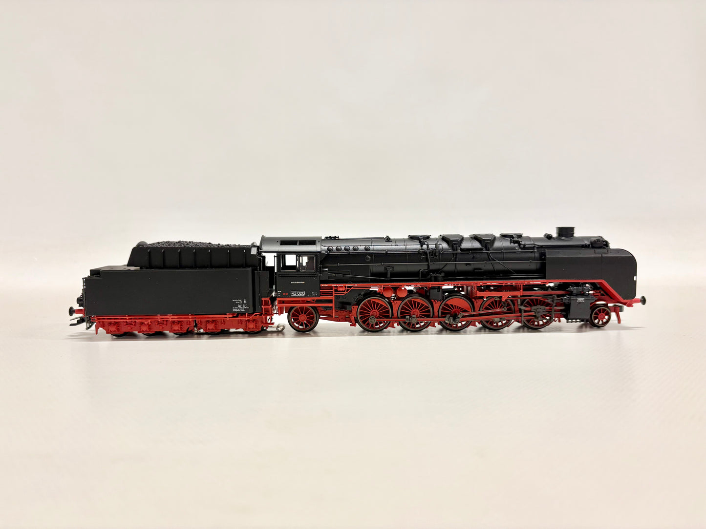 Märklin 37450 Digital + Sound Dampflok Br 45 020 DB AC H0