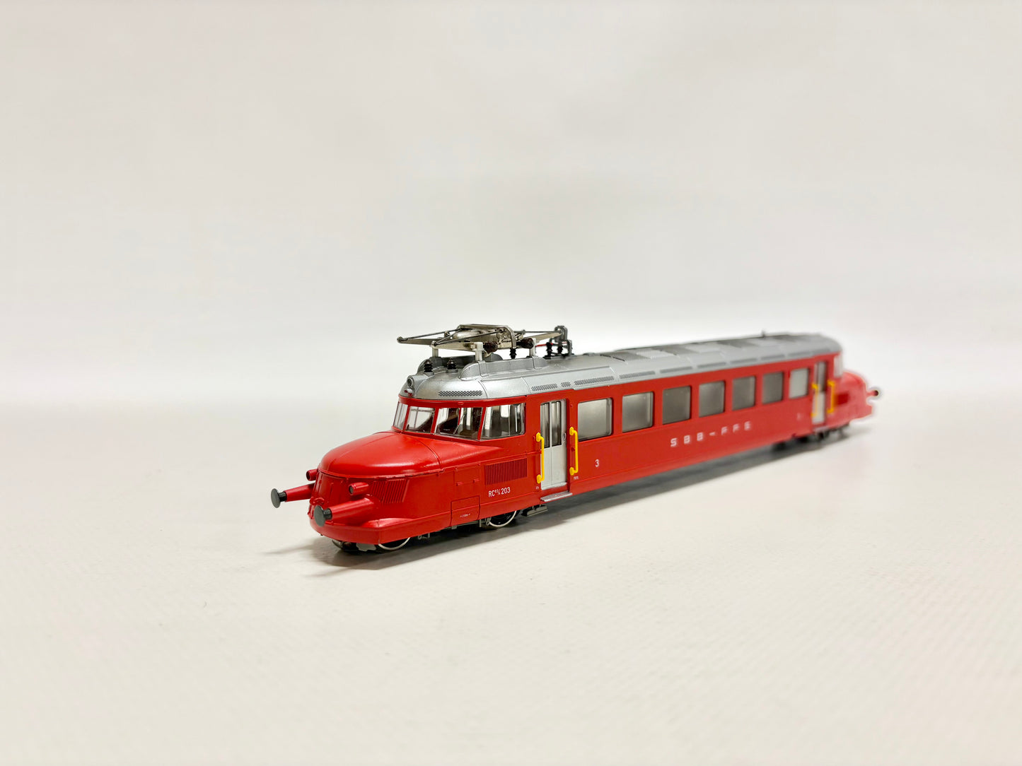 Märklin 3605 Digital Elektrotriebwagen RBe 2/4 "Roter Pfeil" SBB AC H0