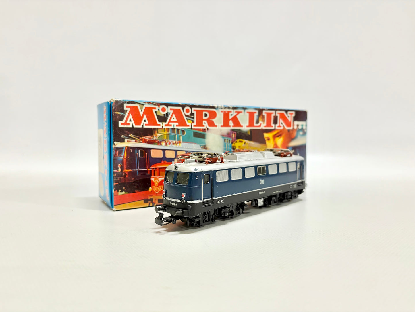 Märklin 3039 E-Lok Br 110 234-2 DB AC H0