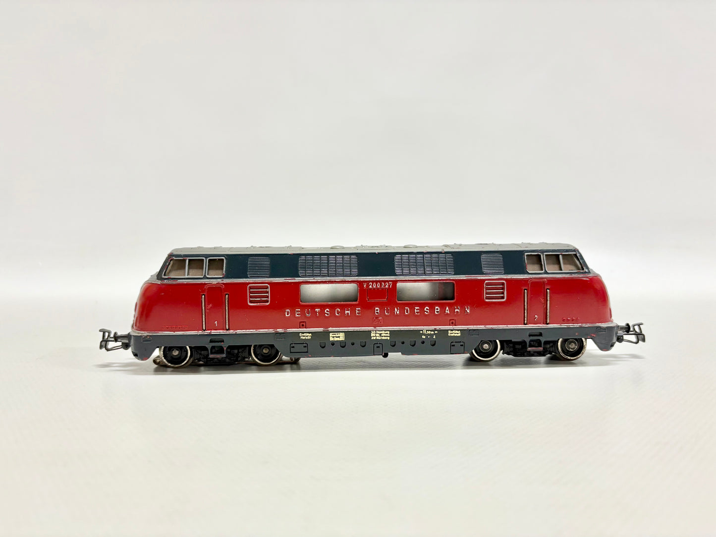 Märklin 3021 Diesellok V200 027 DB AC H0