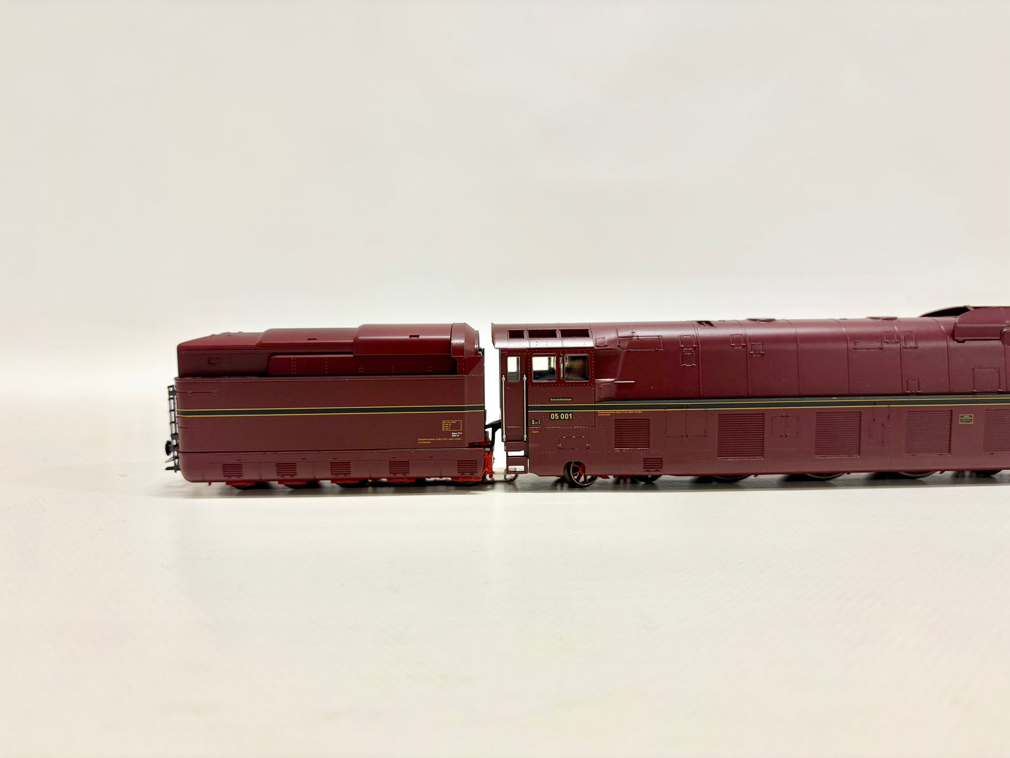 Märklin 37050 Digital + Sound Stromliniendampflok Br 05 001 DRG AC H0