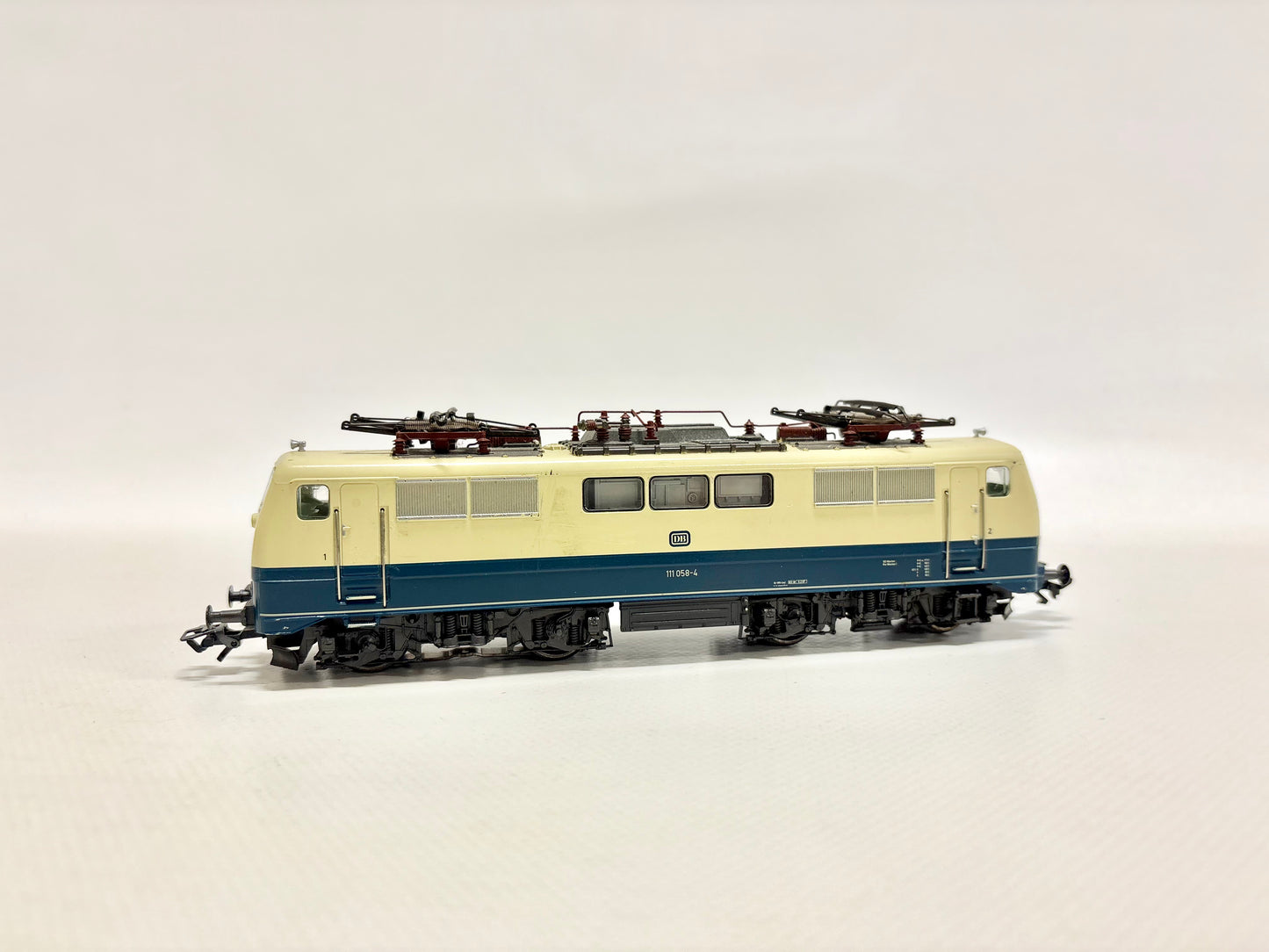 Märklin 3042 E-Lok Br 111 058-4 DB AC H0