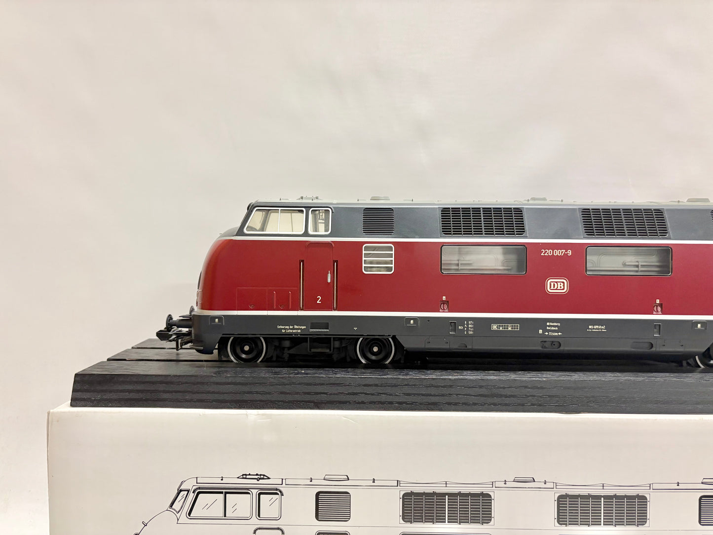 Märklin 55800 Digital + Sound Diesellok Br 220 007-9 DB Spur 1