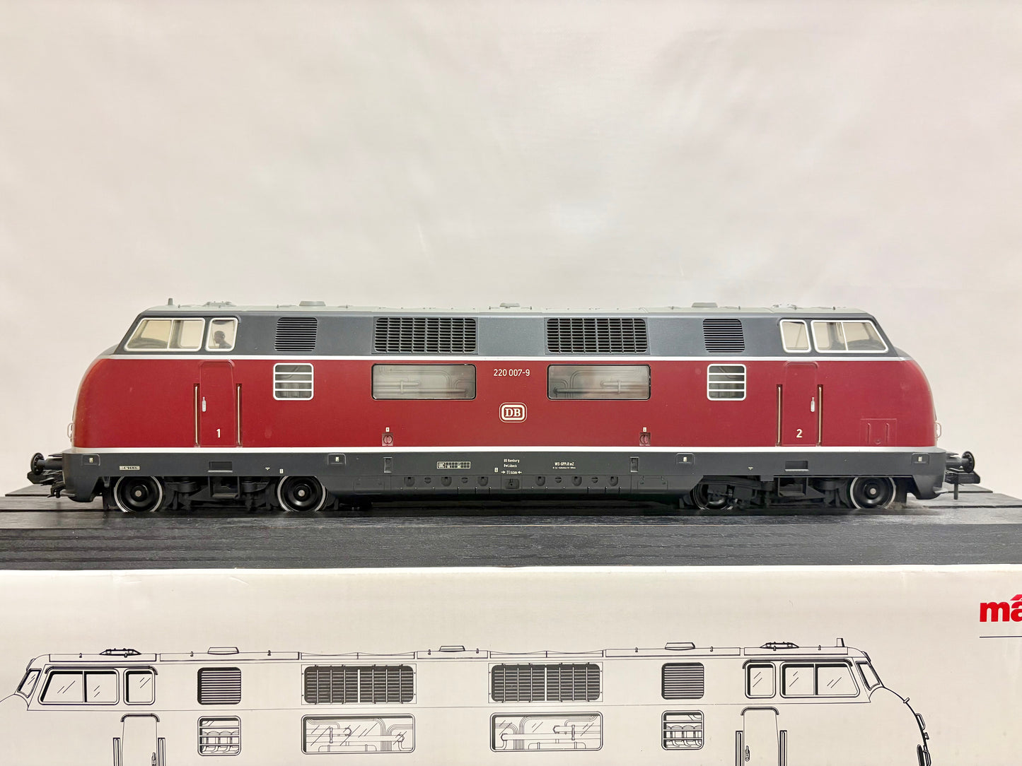 Märklin 55800 Digital + Sound Diesellok Br 220 007-9 DB Spur 1