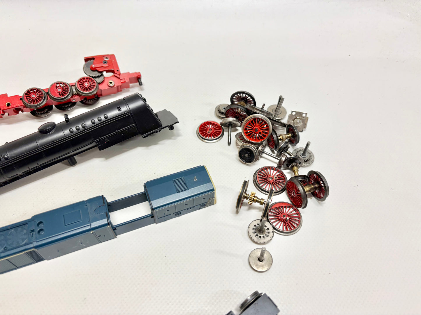 Märklin Bastler Konvolut Fahrgestelle & Gehäuse usw. AC H0