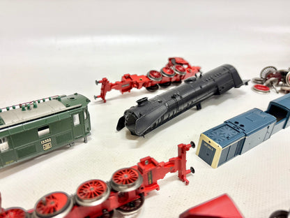 Märklin Bastler Konvolut Fahrgestelle & Gehäuse usw. AC H0