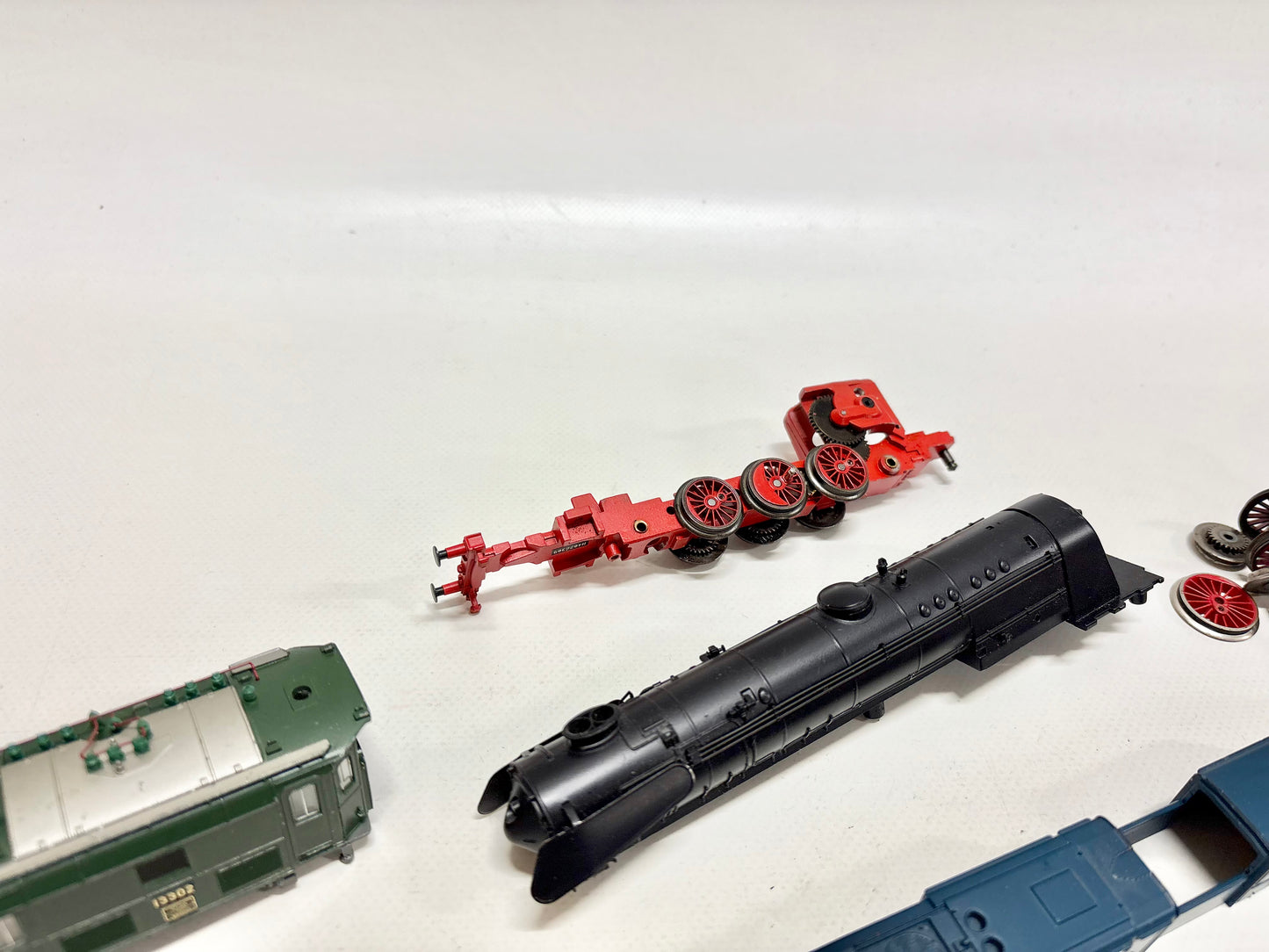 Märklin Bastler Konvolut Fahrgestelle & Gehäuse usw. AC H0