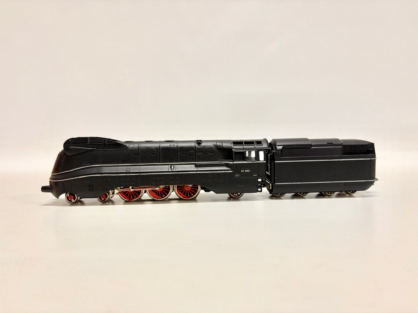 Märklin 3094 Stromliniendampflok Br 03 1051 DR AC H0