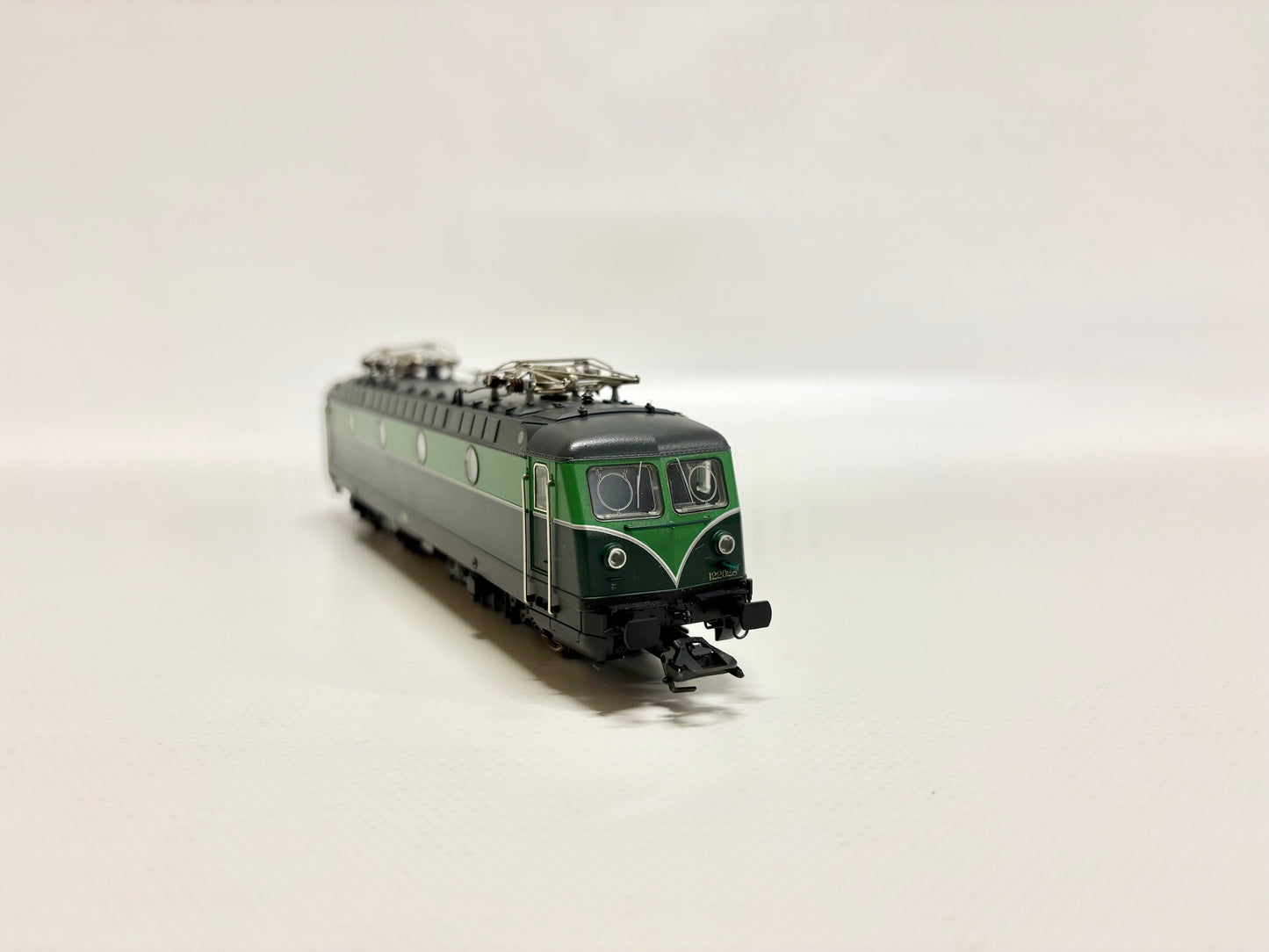 Märklin 37231 Digital + Sound E-Lok Serie 122 SNCB AC H0