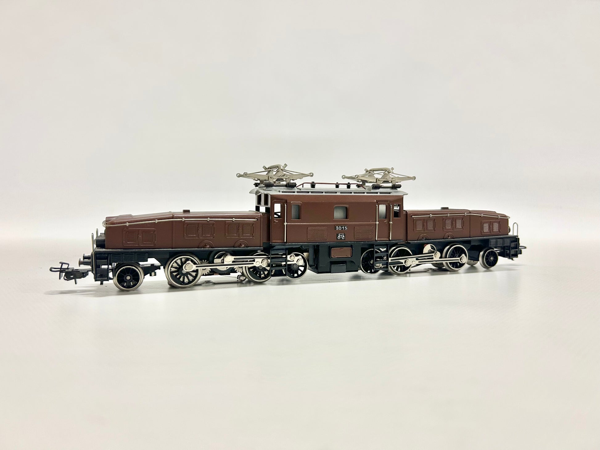 Märklin H0 - 3015.10 - Electric locomotive (1) - Ce 6/8 'Crocodile Märklin H0 - 3015.10 - Electric locomotive (1) - Ce 6/8 'Crocodile