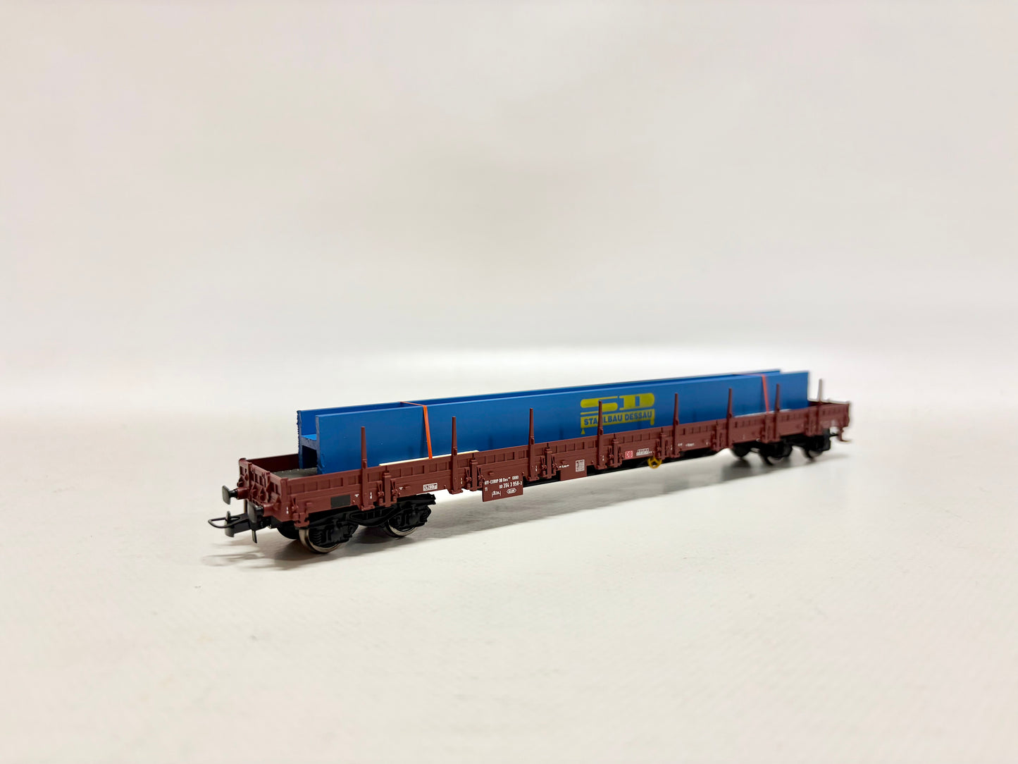 Rivarossi HR6027 Güterwagen Flachwagen mit Rungen DB H0