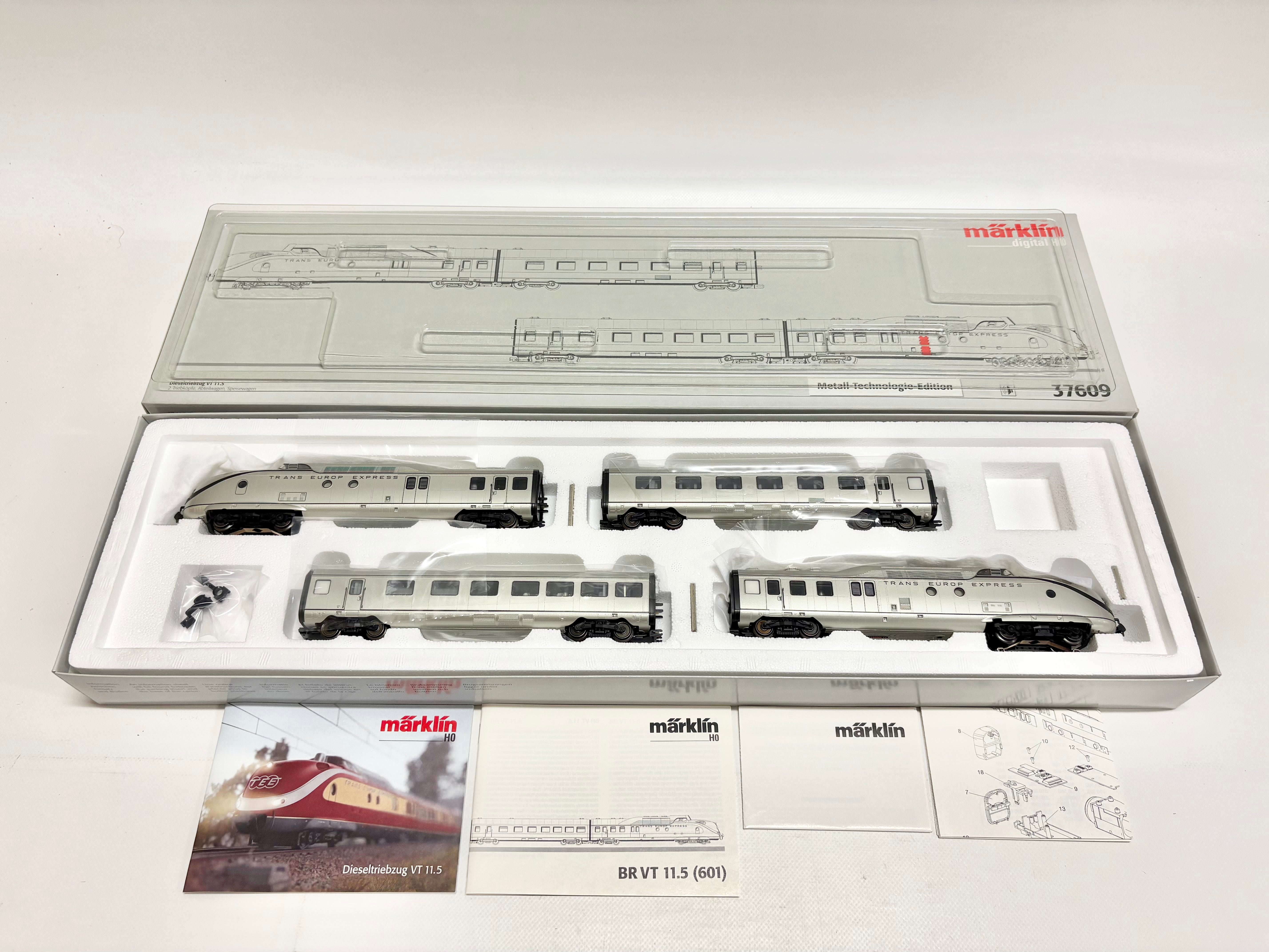 Märklin 37609 Digital + Sound Dieseltriebwagen VT11.5 TEE DB AC H0 Märklin 37609 Digital + Sound Dieseltriebwagen VT11.5 TEE DB AC H0