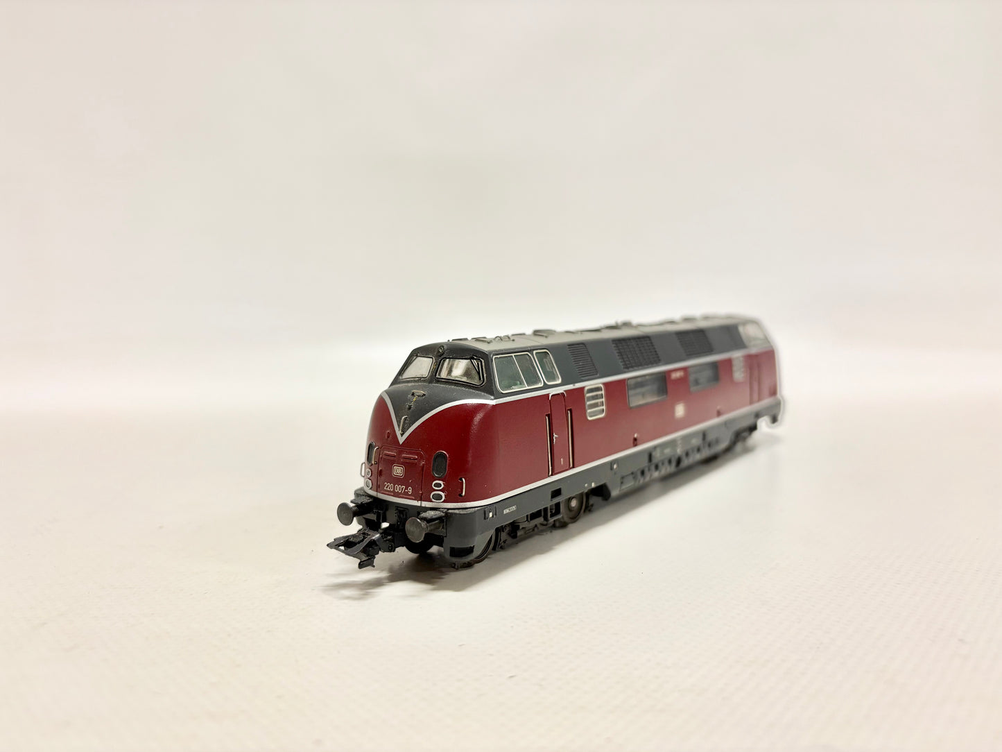 Märklin 3780 Mfx-Digital Umbau + Sound Diesellok Br 220 007-9 DB AC H0