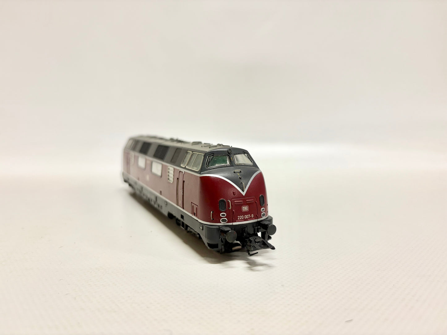 Märklin 3780 Mfx-Digital Umbau + Sound Diesellok Br 220 007-9 DB AC H0