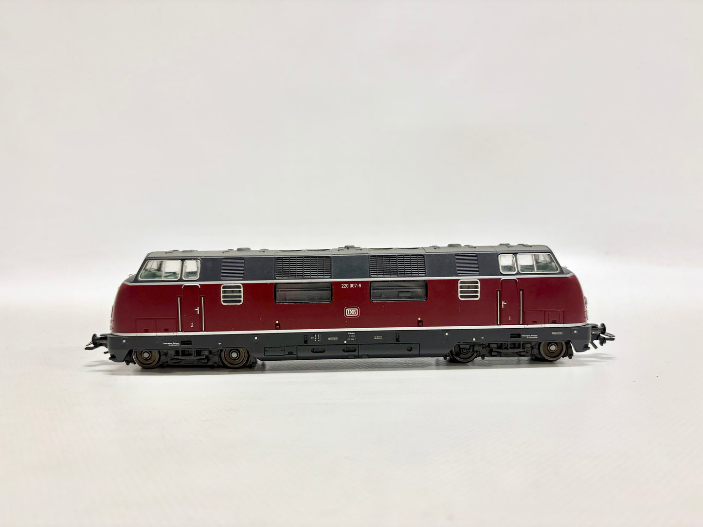 Märklin 3780 Mfx-Digital Umbau + Sound Diesellok Br 220 007-9 DB AC H0